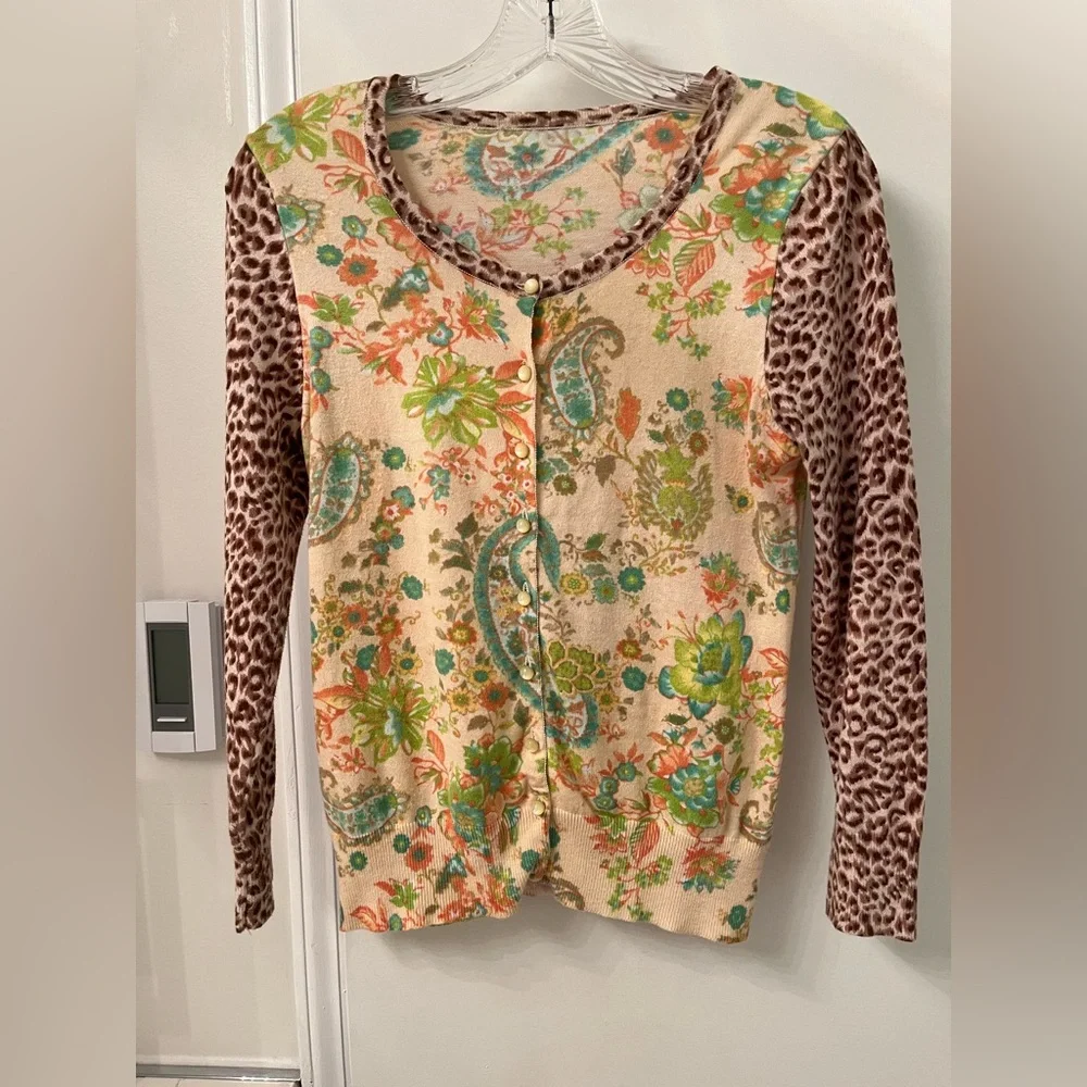 Sweater - Picture 1 of 2